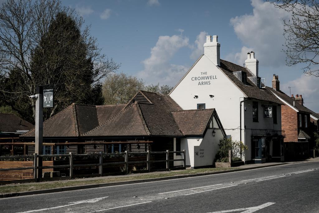 Cromwell Arms Country Pub With Rooms Romsey Exterior photo